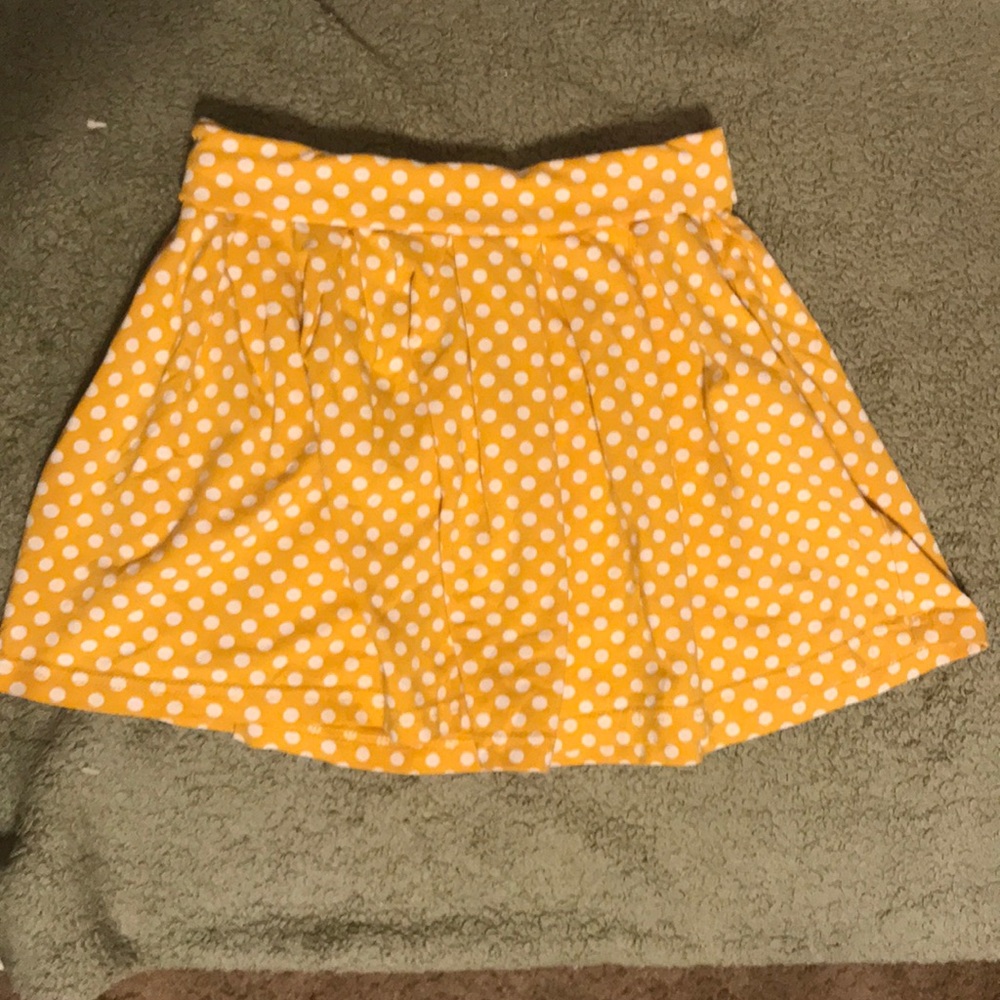 Girls size 8 yellow and white skirt